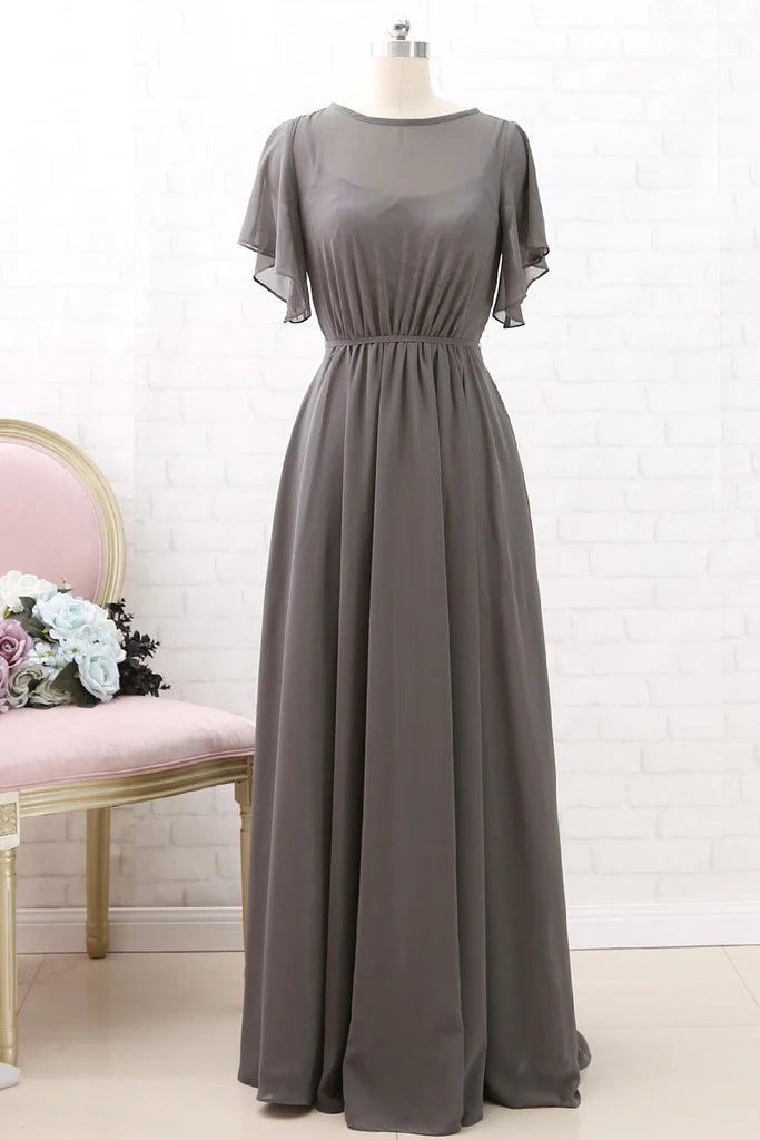 Elegant chiffon long dress with short sleeves.