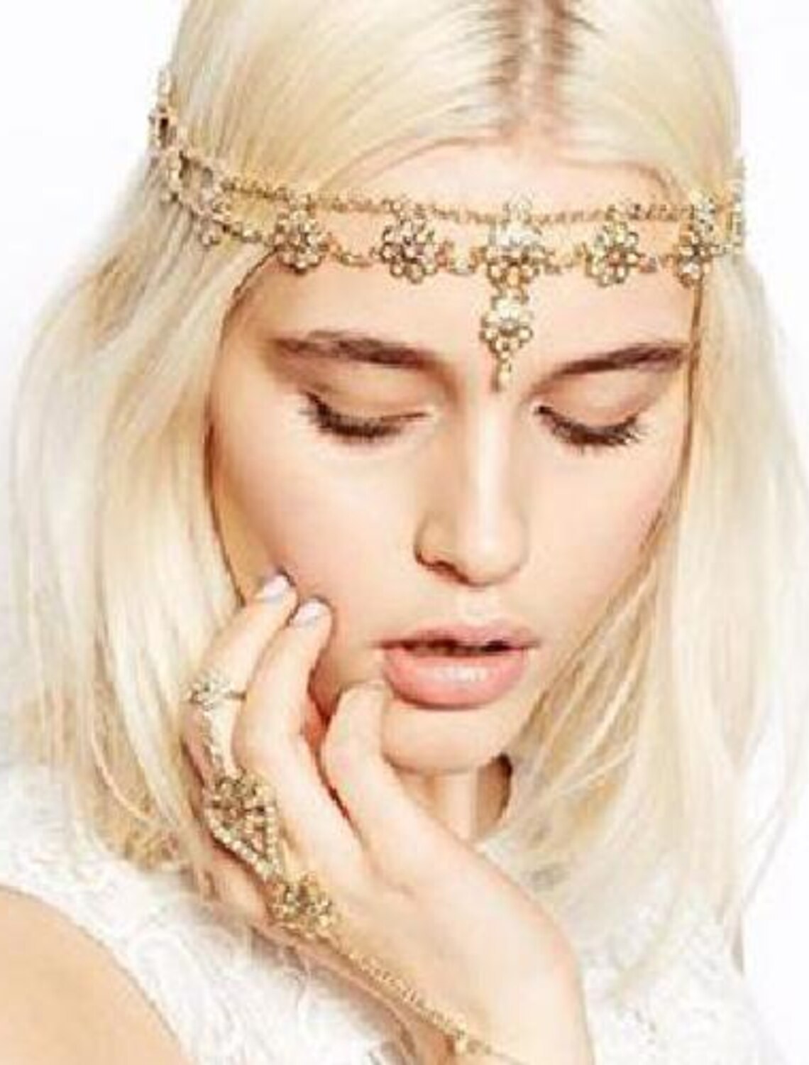 Women's floral hair accessory for weddings.