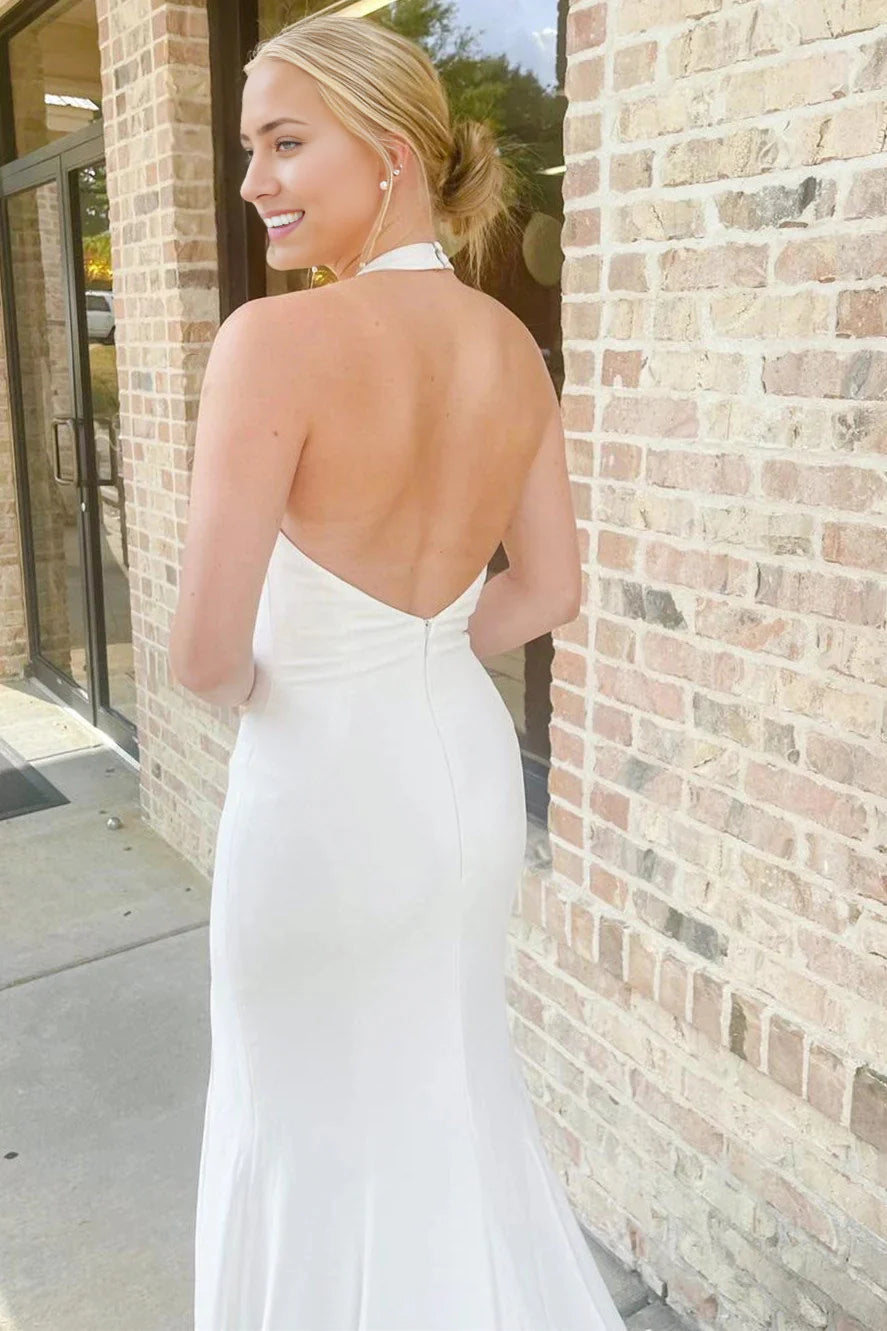 Close-up of the halter neckline on the mermaid wedding dress.
