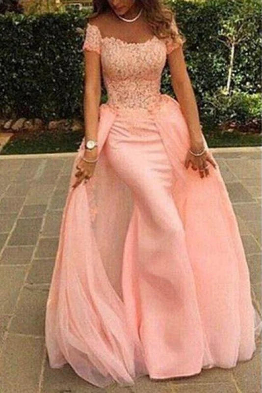 Elegant mermaid lace long evening gown.