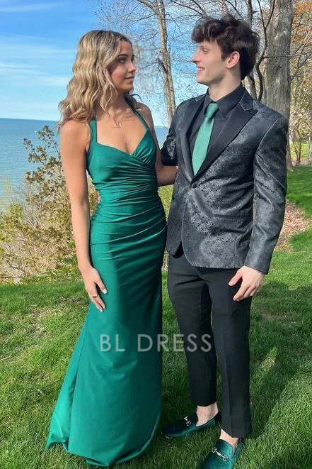 Elegant green mermaid halter long formal dress.
