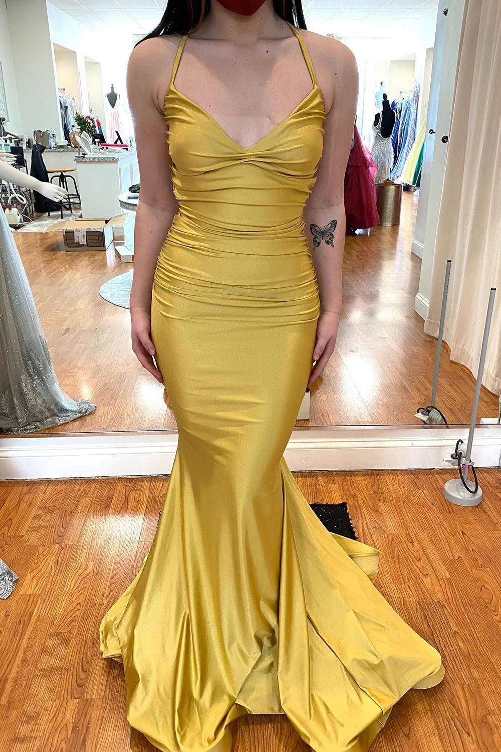 Elegant mermaid prom dress with a lace-up back.