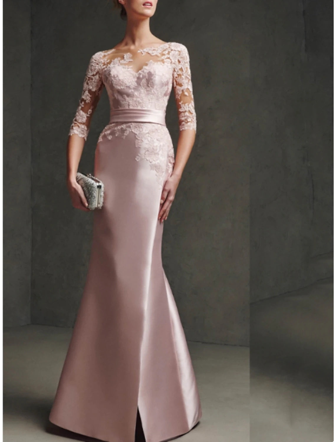 Elegant Mermaid Mother of the Bride dress in satin and lace, featuring a V-neck and 3/4 sleeves.