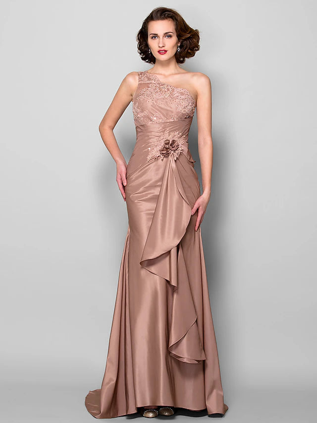 Elegant mermaid mother of the bride gown with one shoulder and floral lace detail.