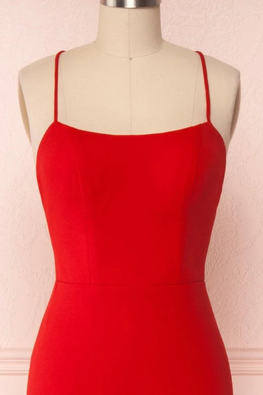 Full length view of the elegant backless mermaid dress.