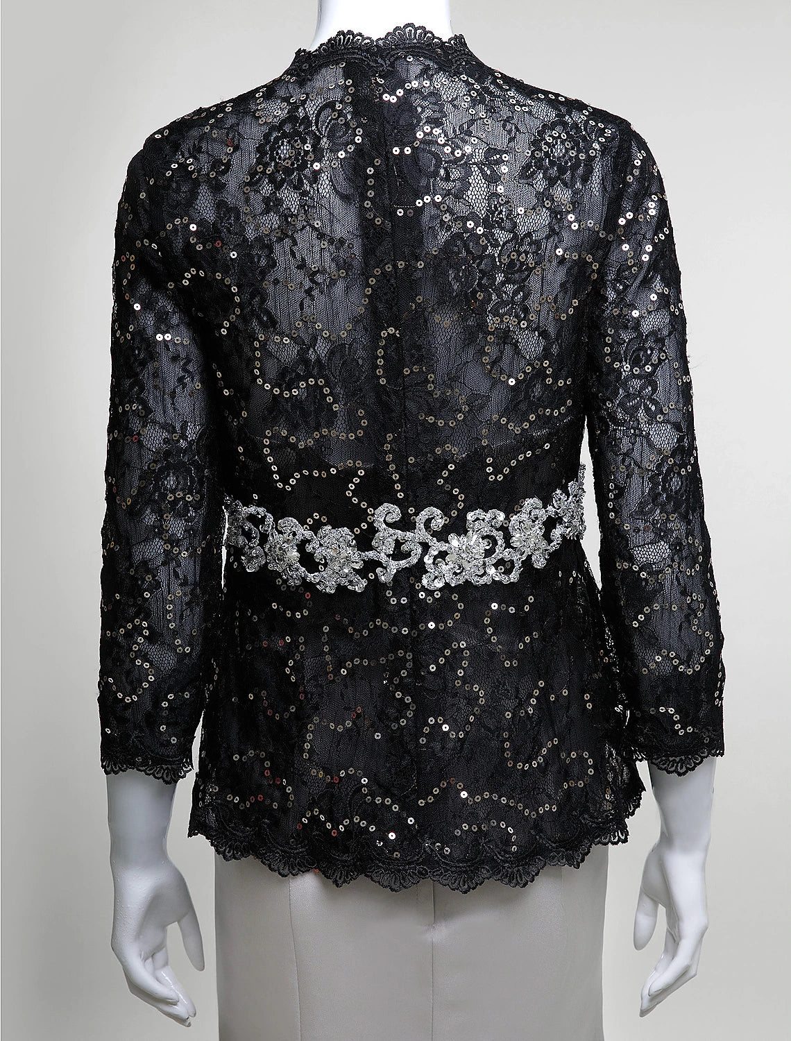 Convertible gown with detachable lace sleeves for versatile styling.