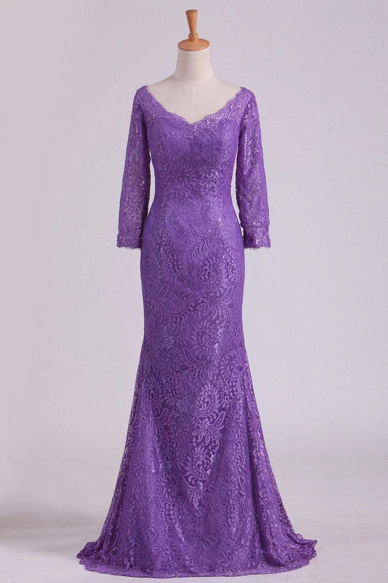 Mermaid V-neck 3/4 sleeve lace floor-length mother of the bride dress.