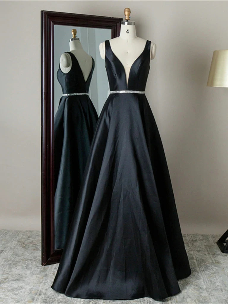 Elegant mermaid V-neck backless lace long prom dress.
