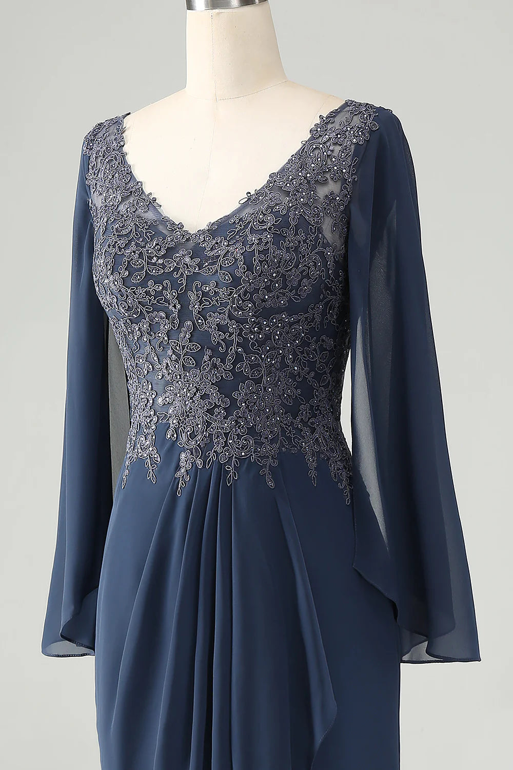 Back view of the navy formal mermaid dress.