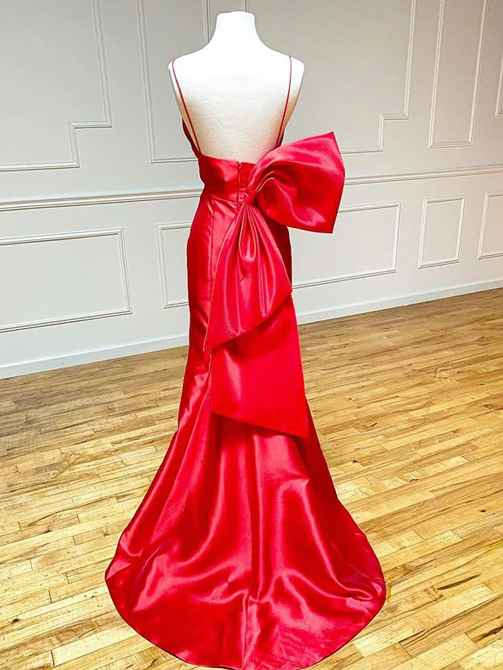 Model showcasing the elegant mermaid V-neck long prom dress.