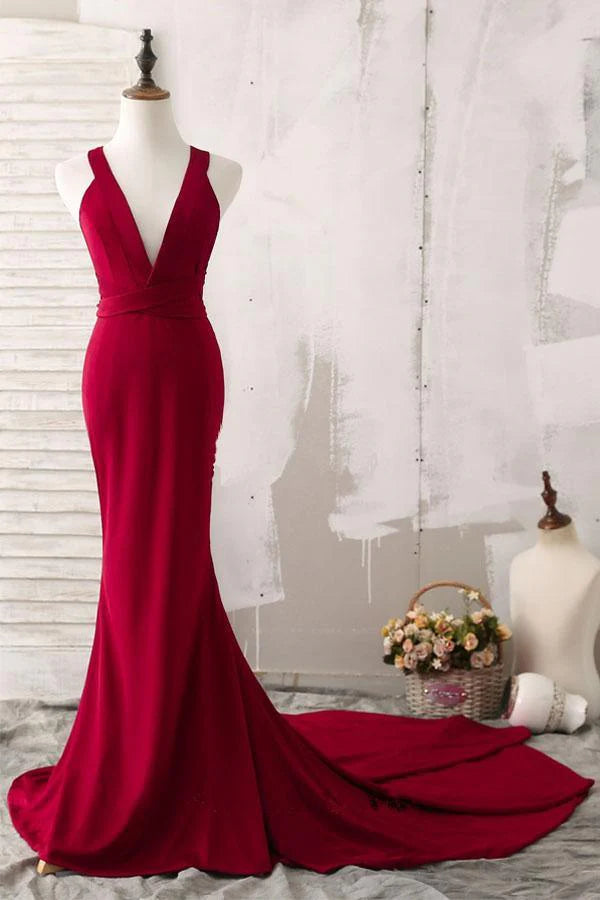Elegant mermaid V-neck prom dress with spaghetti straps.