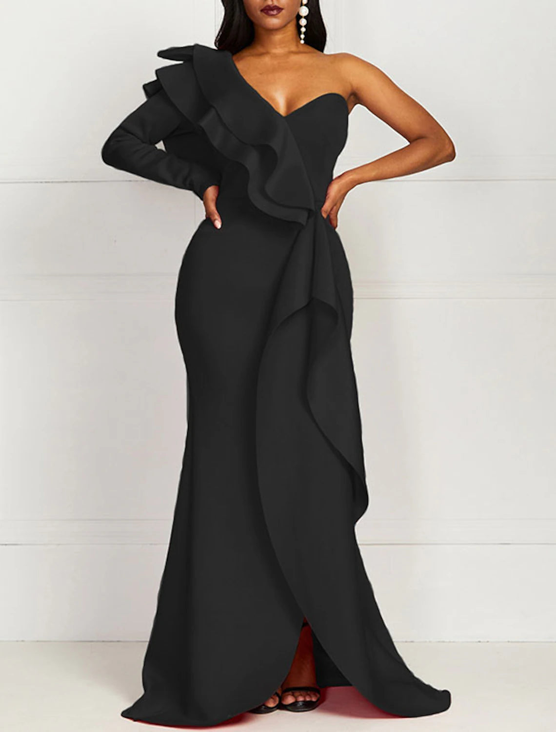 Elegant one-shoulder long sleeve mermaid trumpet evening gown.