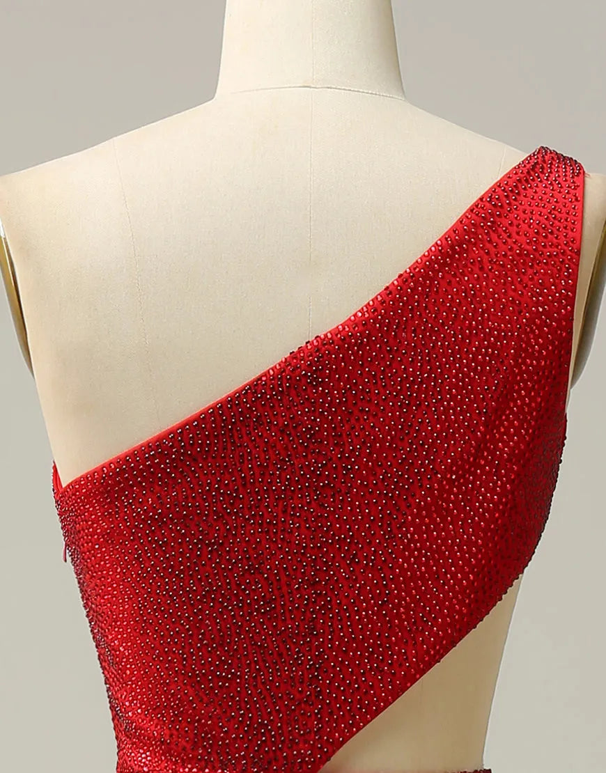 Close-up of the one-shoulder neckline on the elegant prom dress.