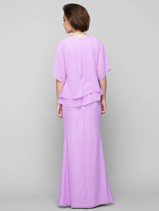 Elegant Mermaid Trumpet Mother of the Bride dress with scoop neck and half sleeves.