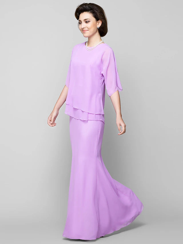 Elegant Mermaid Trumpet Mother of the Bride dress with scoop neck and half sleeves.