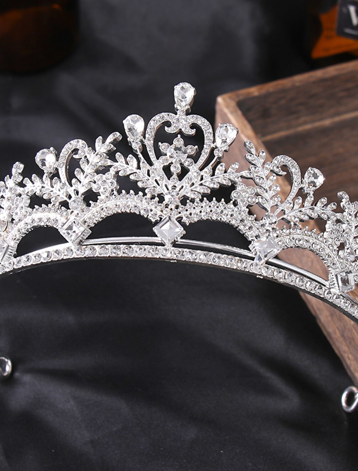 Rhinestone alloy tiara with crystal accents, perfect for weddings and evening parties.