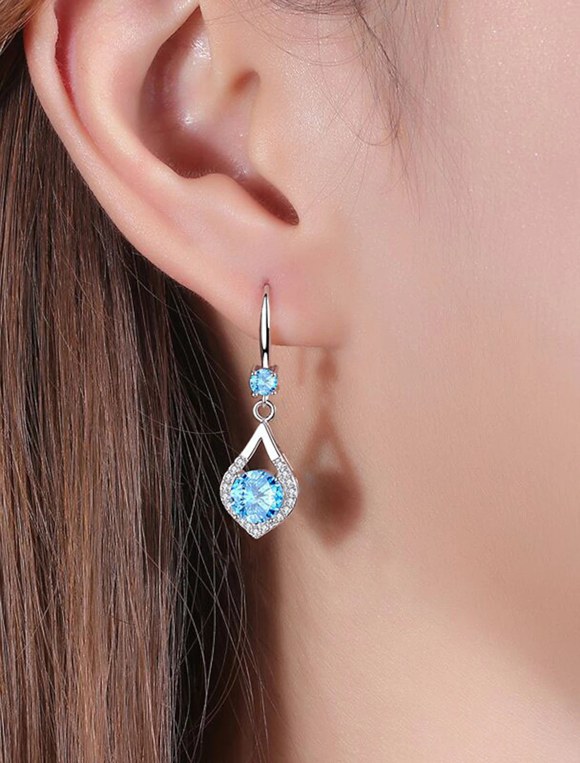 Elegant S925 sterling silver drop earrings.