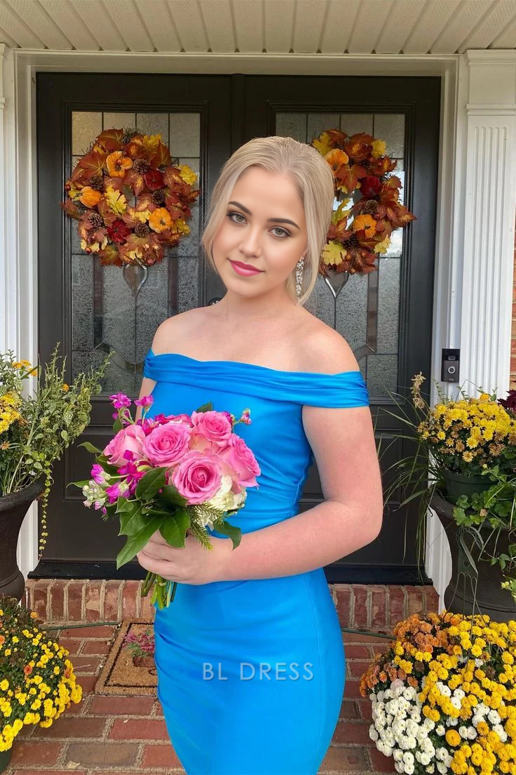Elegant blue satin off-shoulder bodycon maxi dress.
