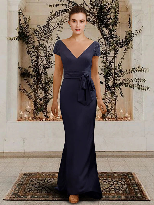Elegant sheath Mother of the Bride dress with V-neck and short sleeves.
