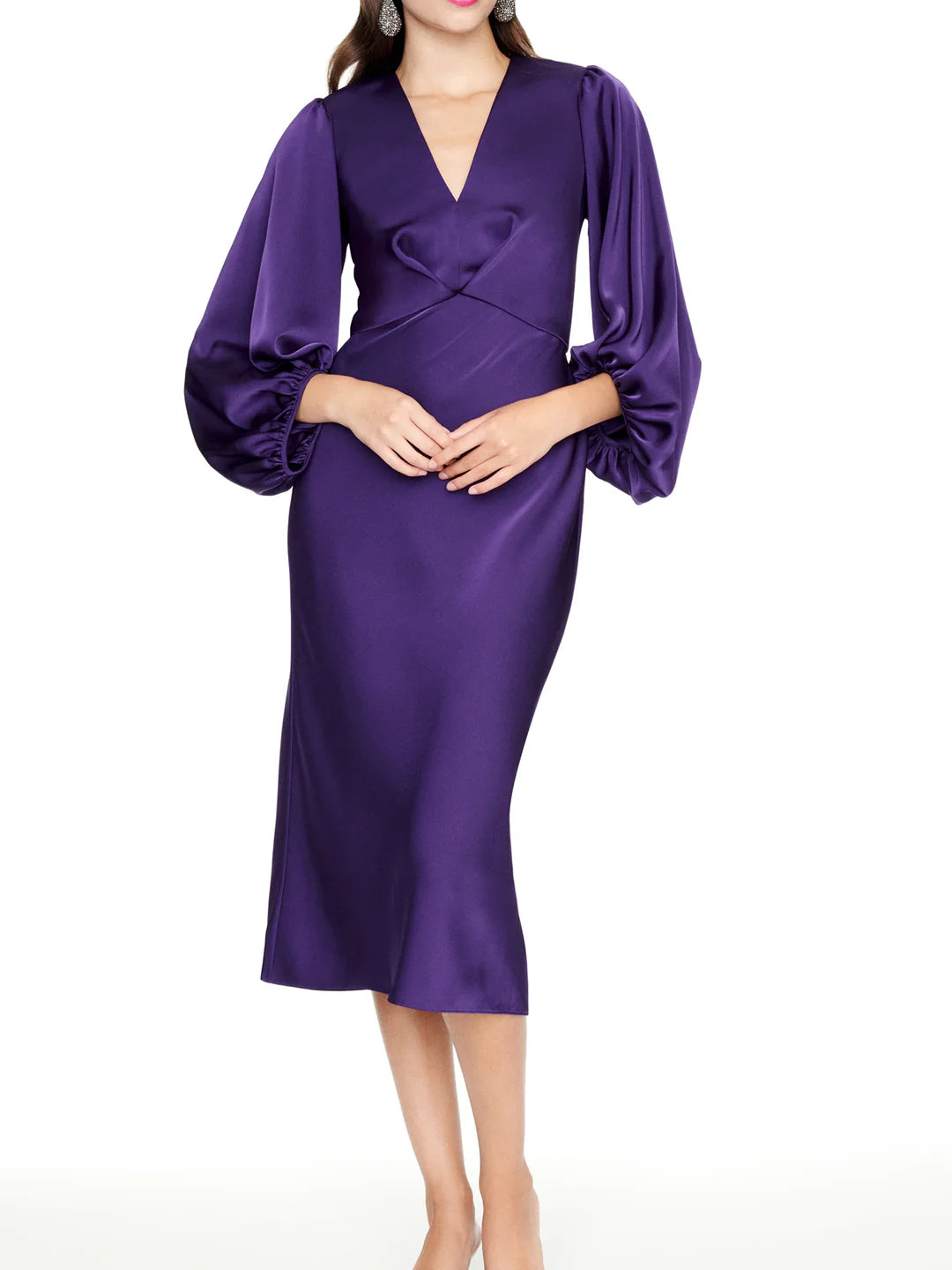 Elegant sheath V-neck Mother of the Bride dress in a formal setting.