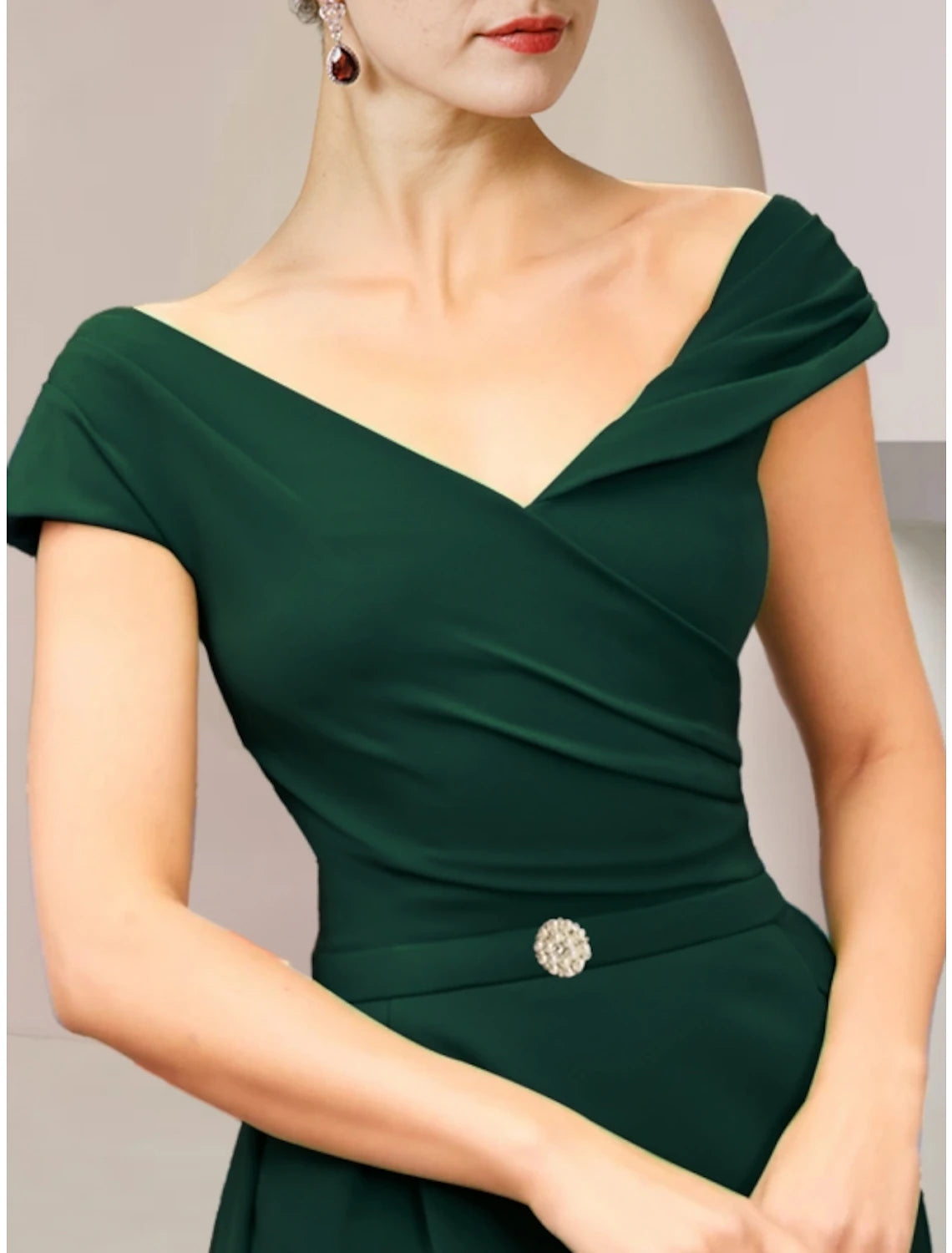 Ankle-length Sheath dress for wedding guests, featuring stretch fabric.