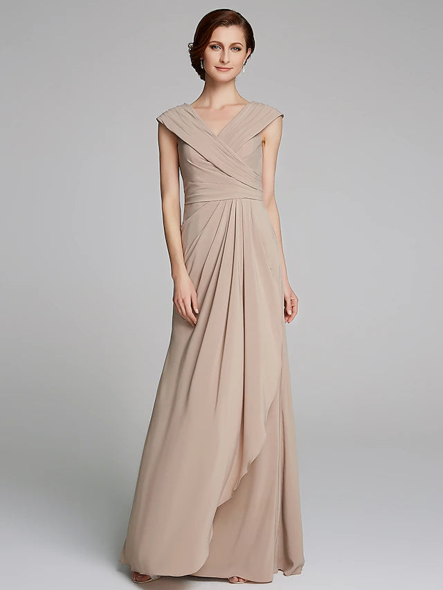 Close-up of the jersey fabric and delicate pleats on the dress.