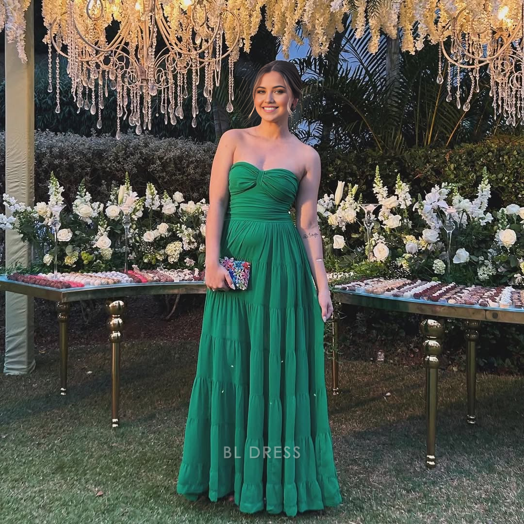 Elegant green strapless A-line chiffon long formal dress for women.