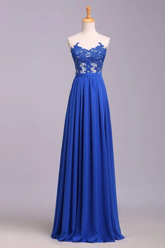 Elegant strapless long prom dress with lace appliques.