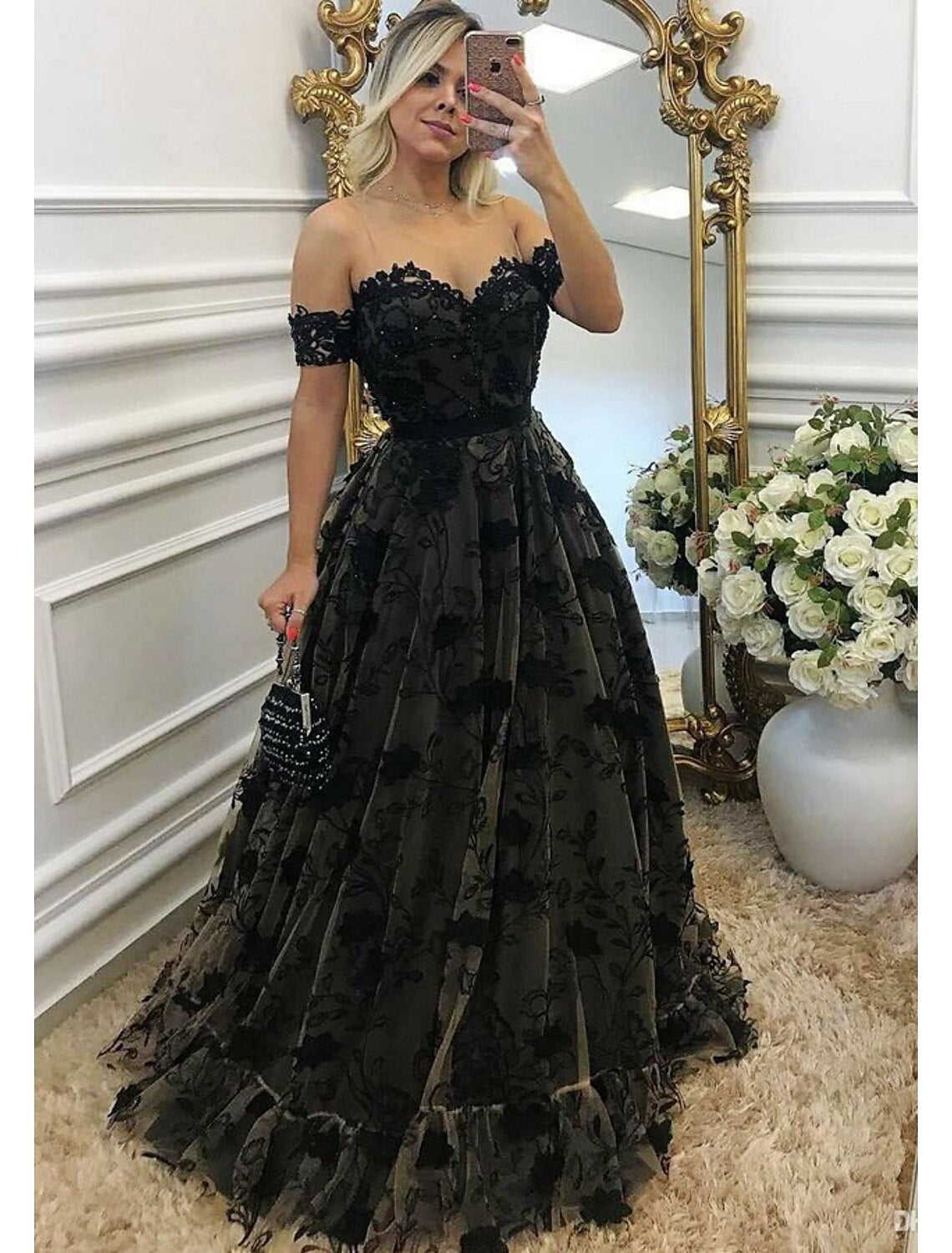 Elegant A-Line ball gown prom dress with sweetheart neckline and color block design.