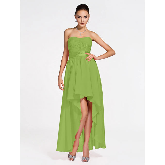 Sweetheart neckline A-line dress with ruched details.