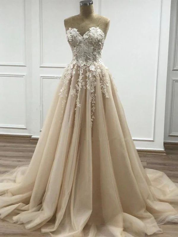 Elegant long prom dress featuring a sweetheart neckline and delicate lace floral design.