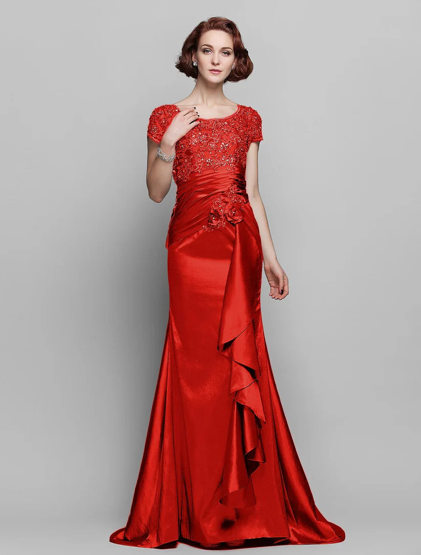 Elegant Mermaid Trumpet Mother of the Bride Dress with beaded lace and short sleeves.
