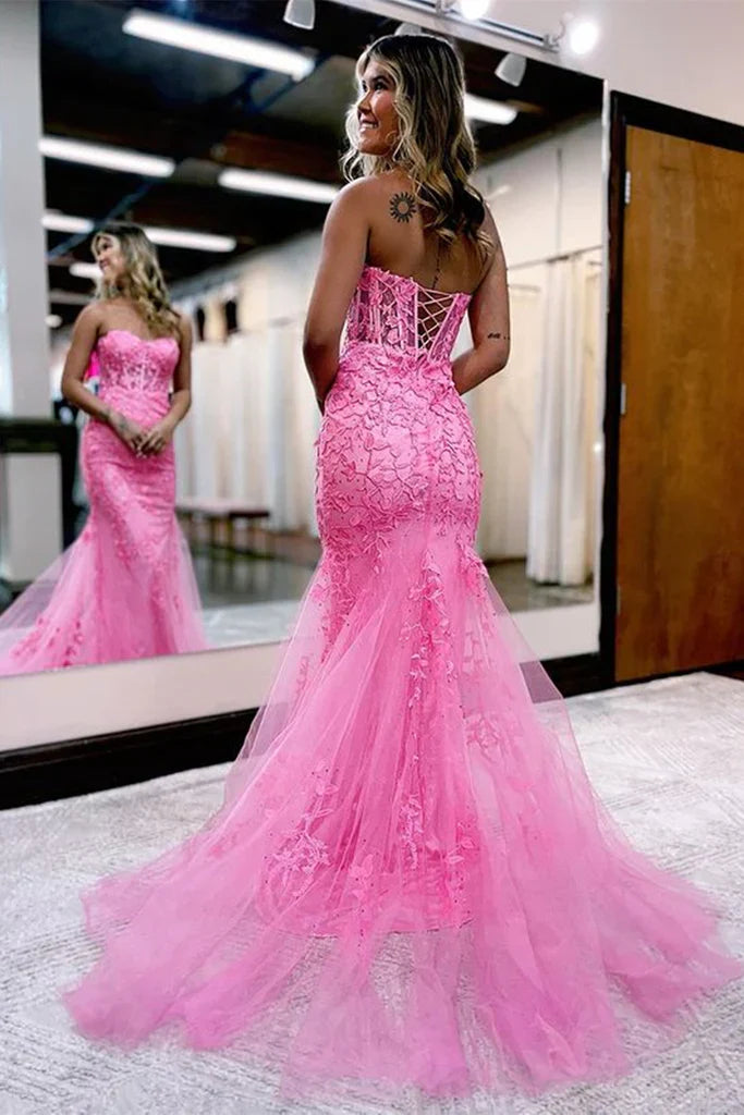 Elegant Mermaid V-Neck Lace Long Prom Dress.