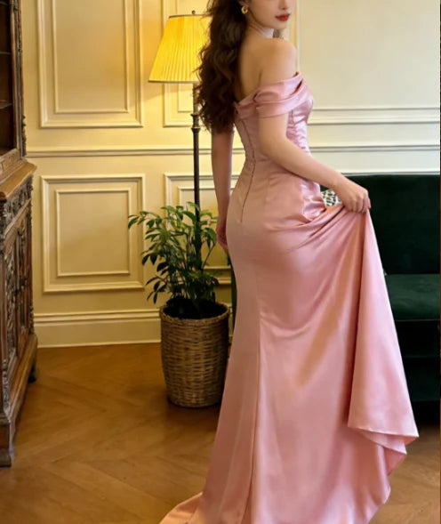 Elegant Blush Pink Off Shoulder Prom Dress With Ruched Bodice And Mermaid Train For Formal Evening Party