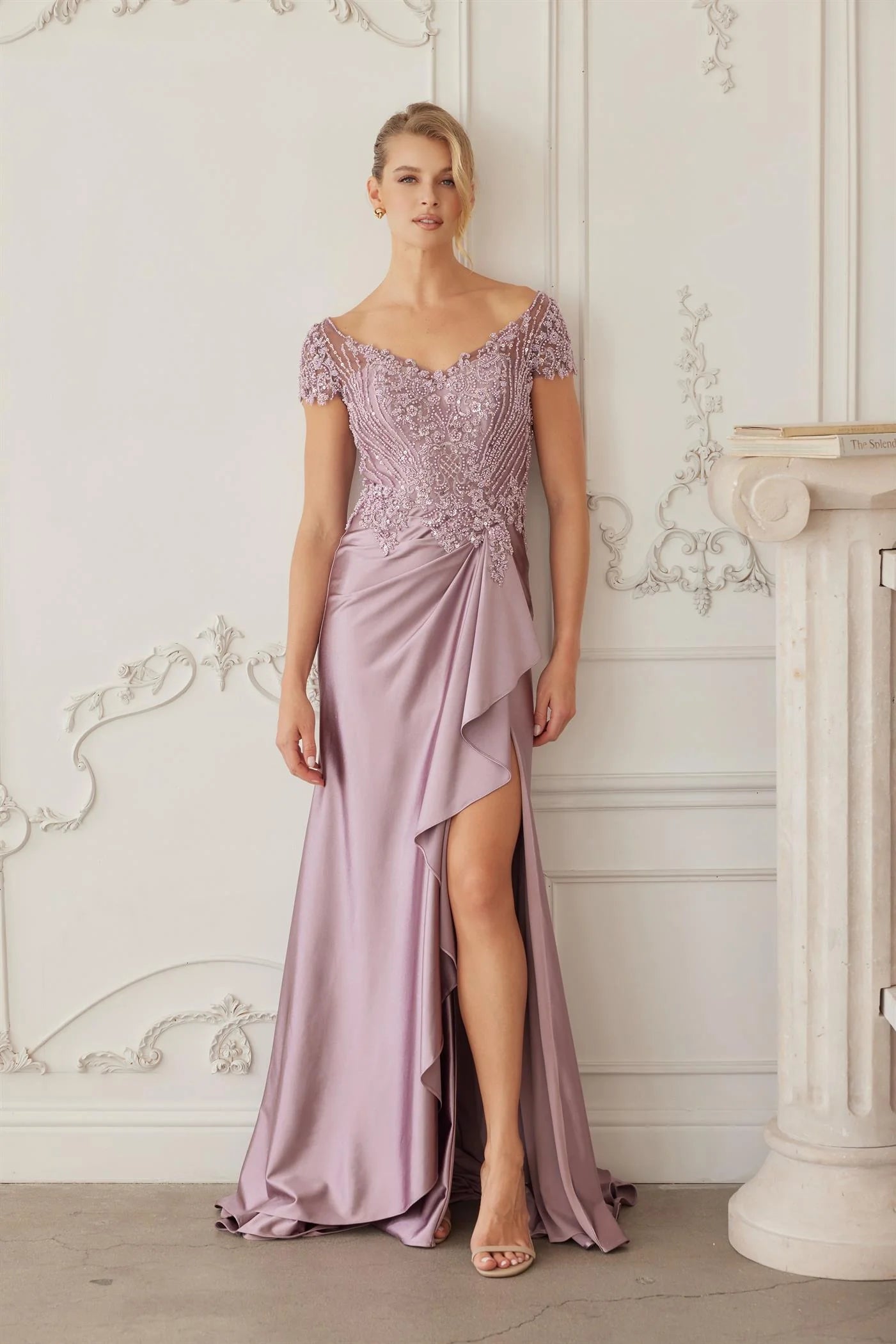Elegant Cap Sleeve V Neck Open Back Beaded Lace Appliqué High Slit Ruched Satin Mermaid Evening Dress For Formal Evening Gala Wedding Guest Bridesmaid