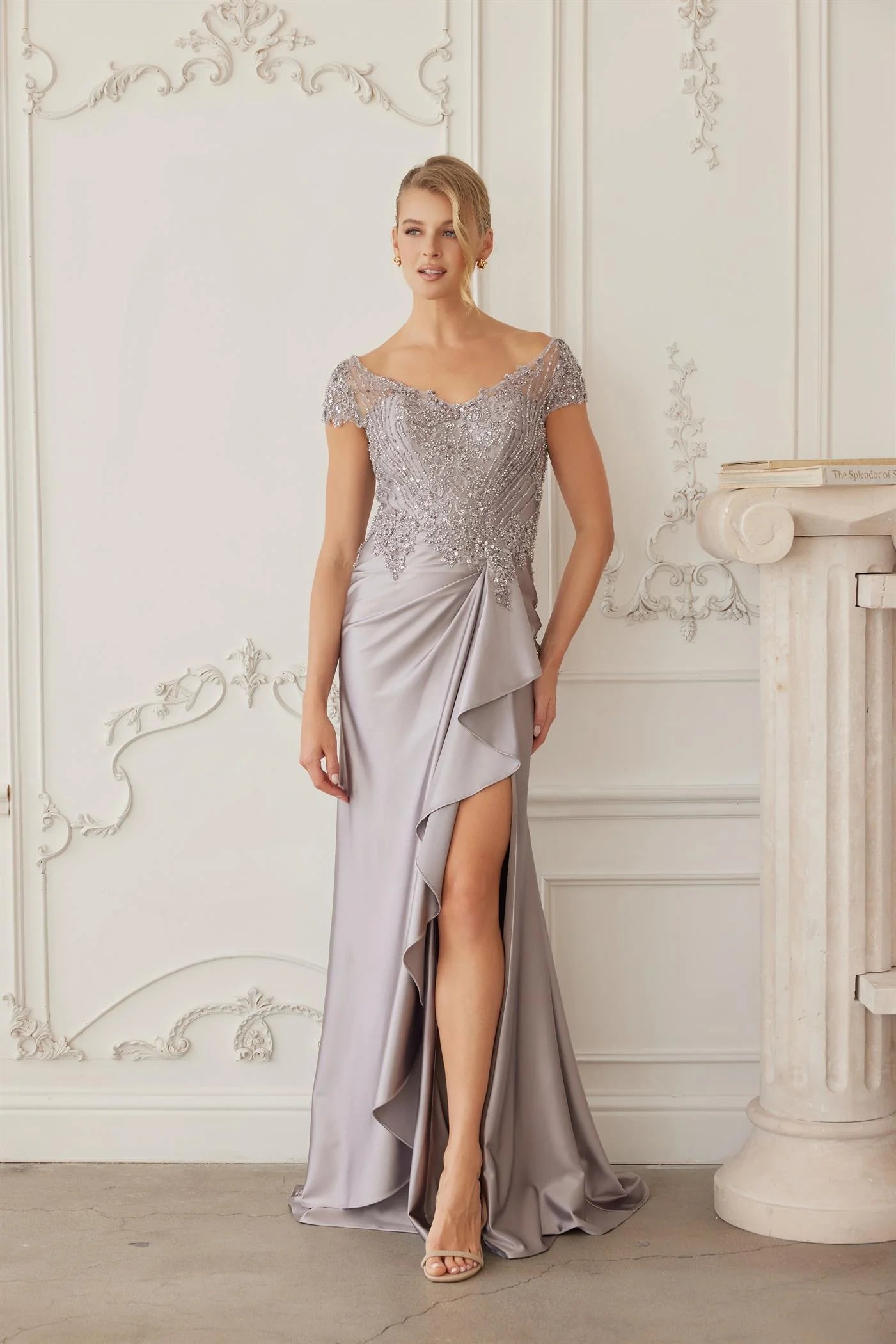 Elegant Cap Sleeve V Neck Open Back Beaded Lace Appliqué High Slit Ruched Satin Mermaid Evening Dress For Formal Evening Gala Wedding Guest Bridesmaid