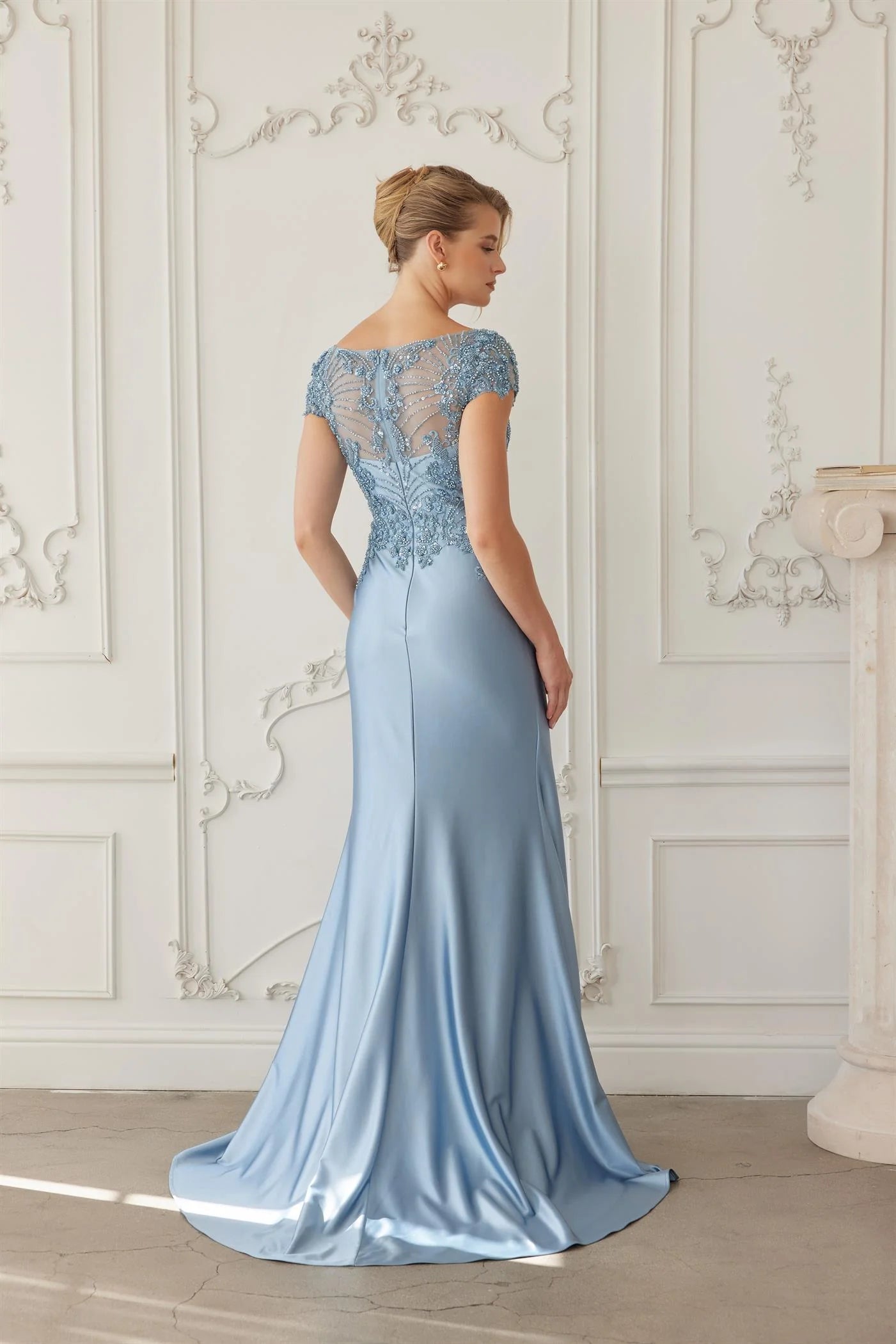 Elegant Cap Sleeve V Neck Open Back Beaded Lace Appliqué High Slit Ruched Satin Mermaid Evening Dress For Formal Evening Gala Wedding Guest Bridesmaid