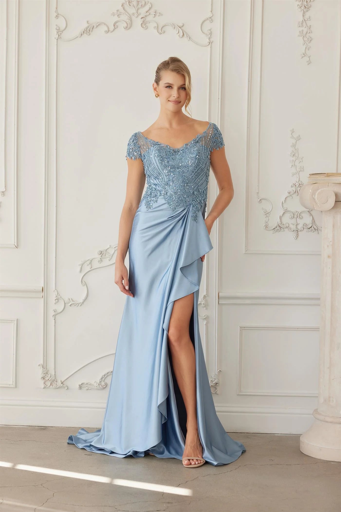 Elegant Cap Sleeve V Neck Open Back Beaded Lace Appliqué High Slit Ruched Satin Mermaid Evening Dress For Formal Evening Gala Wedding Guest Bridesmaid