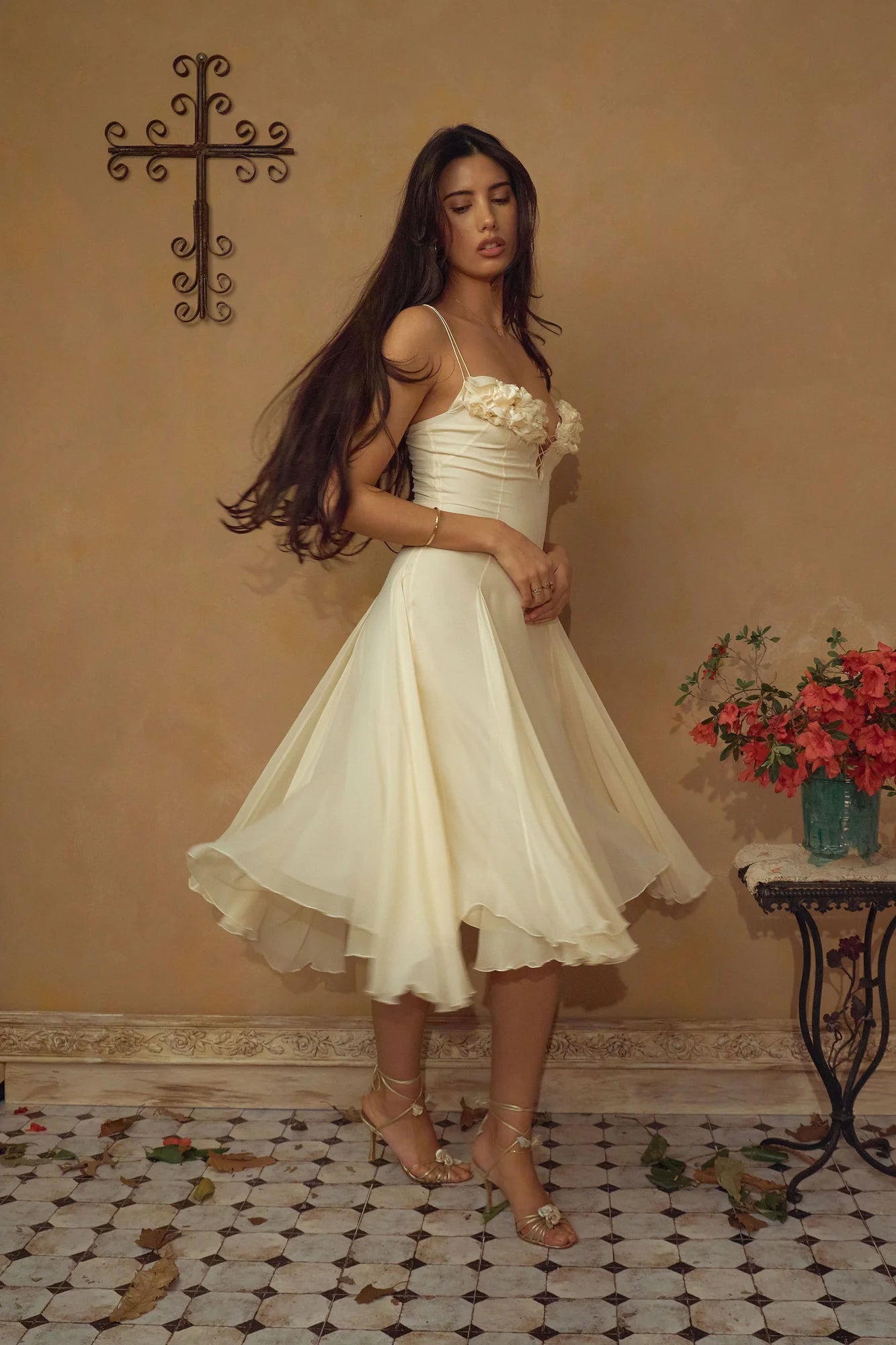 Elegant Cream V-neck Cross Strap Ruffled Hem Midi Evening Dresses