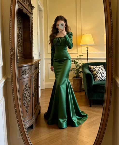 Elegant Emerald Green Long Sleeve Prom Dress With Square Neck Open Back And Mermaid Train For Formal Evening Party