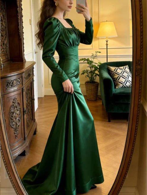 Elegant Emerald Green Long Sleeve Prom Dress With Square Neck Open Back And Mermaid Train For Formal Evening Party