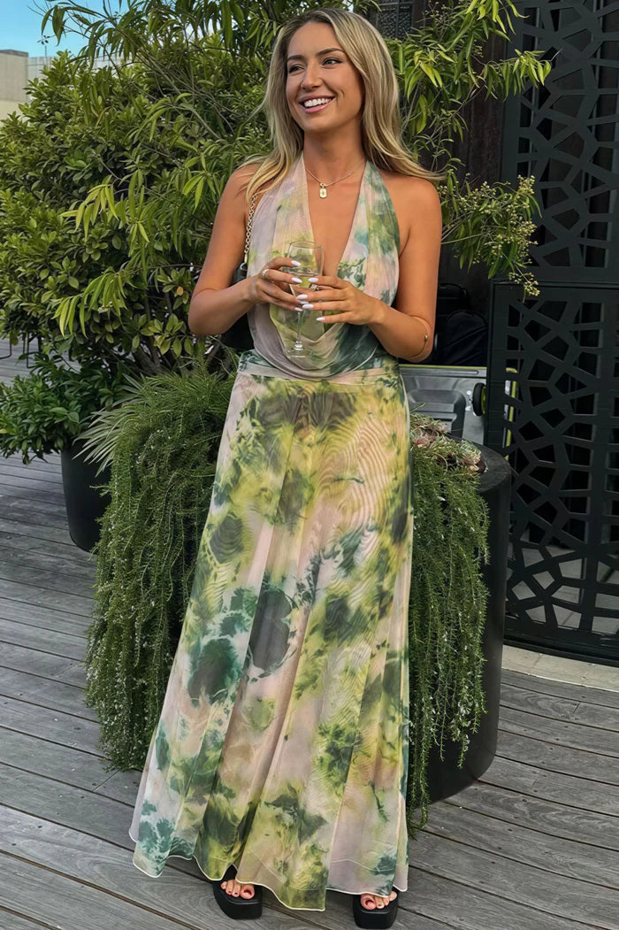 Elegant Halter Neck Deep V Tie Dye Print Sheer Chiffon Maxi Prom Dress With Draped Bust Detail For Formal Evening Beach Wedding