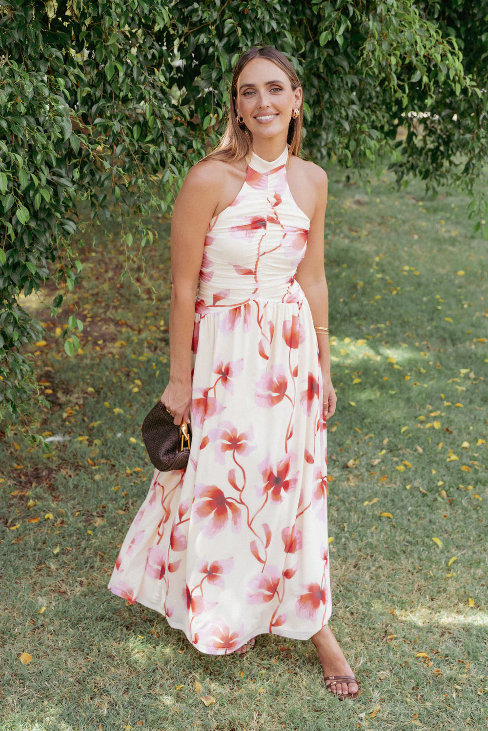 Elegant Halter Neck Ruched Bodice Watercolor Floral Print A-Line Maxi Prom Dress For Formal Evening Wedding Guest Bridesmaid Cocktail Party