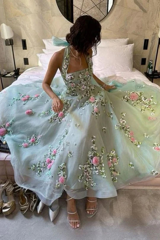 Elegant Halter Neckline Open Back Bow Detail 3D Floral Applique Embellished A Line Maxi Evening Dress For Formal Evening Prom Wedding Guest Bridesmaid Beach Wedding Gala Cocktail Party
