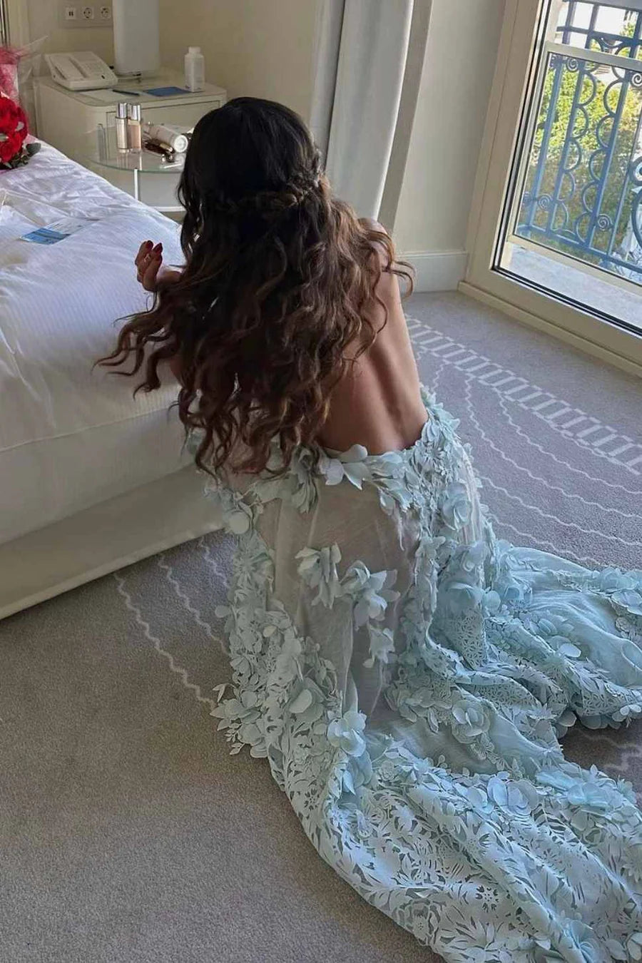 Elegant Halter Neckline Plunge V Neck Open Back 3D Floral Applique Lace High Low Hem Maxi Evening Dress For Formal Evening Prom Wedding Guest Bridesmaid Beach Wedding Cocktail Party Gala