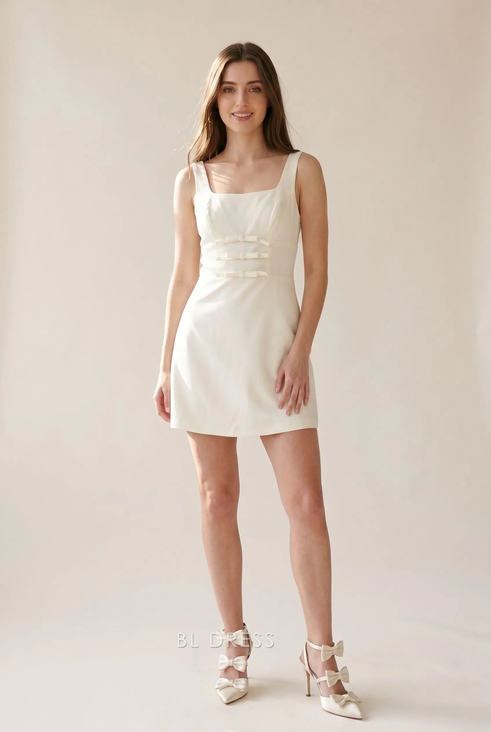 Elegant Ivory Crepe Sheath Square Neck Sleeveless U Back Bow Detail Short Homecoming Dress