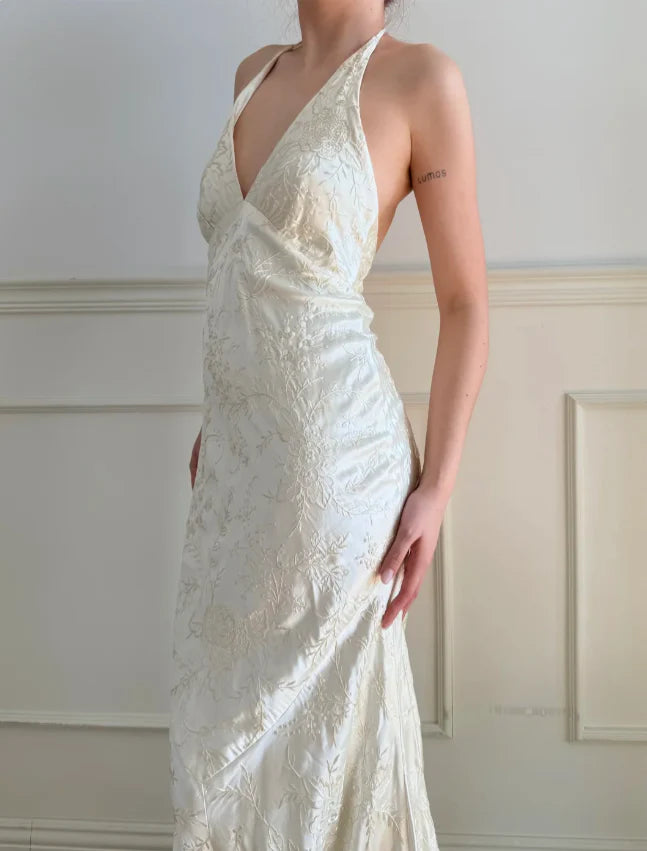 Elegant Ivory Halter Neck Prom Dress With Floral Embroidery Low Back And Mermaid Train For Formal Evening Party