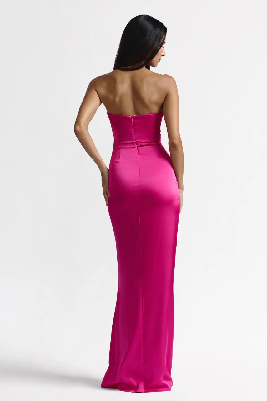 Elegant Mermaid Strapless Sweetheart Neck Satin Long Prom Dress in Fuchsia for Formal Events
