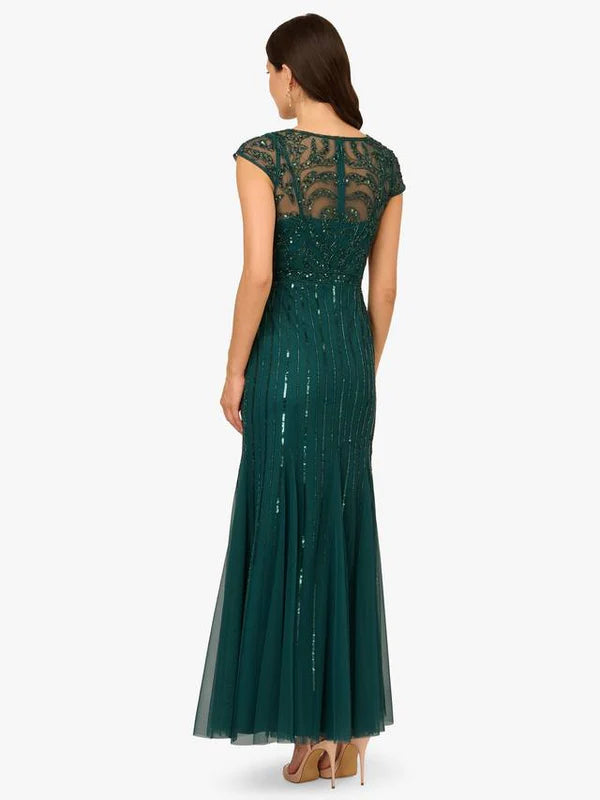 Elegant Mermaid V Neck Cap Sleeve Sequin Mesh Long Prom Dress in Emerald for Formal Events
