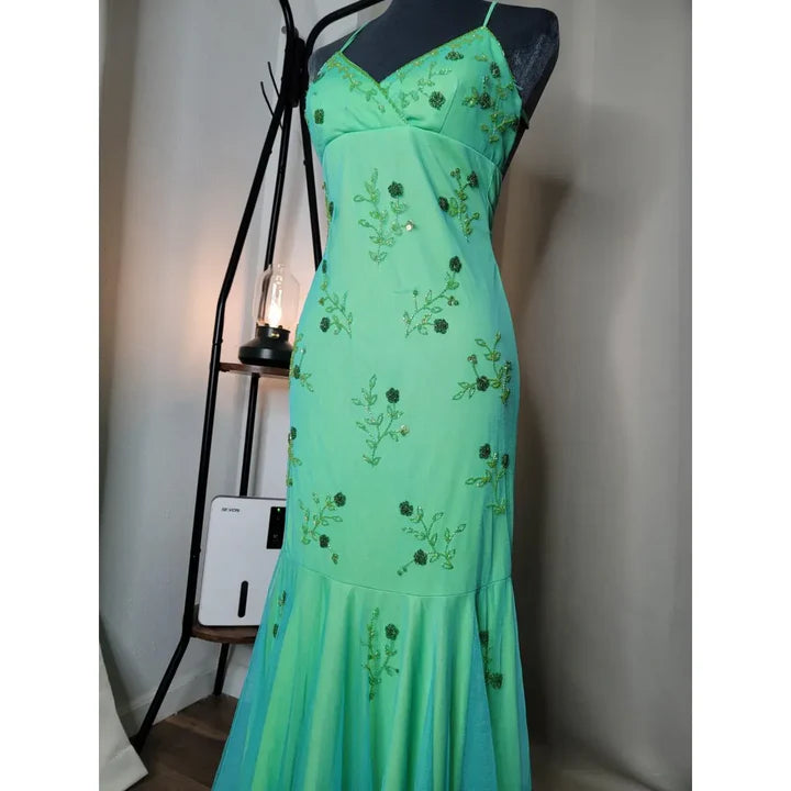 Elegant Mint Green V-neck Cross Strap Embroidered Mermaid Long Evening Dresses